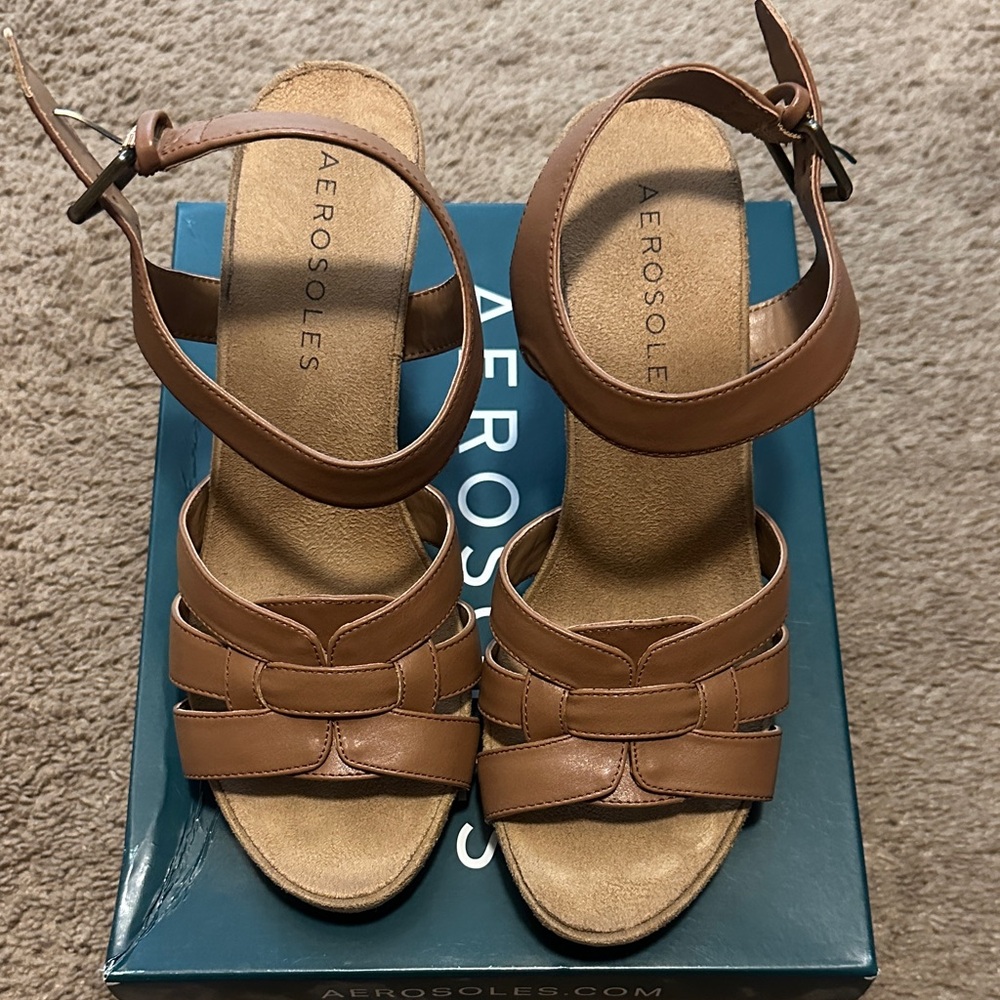 AEROSOLES Women's Tan Strappy Sandals - Pennsville Size 7.5